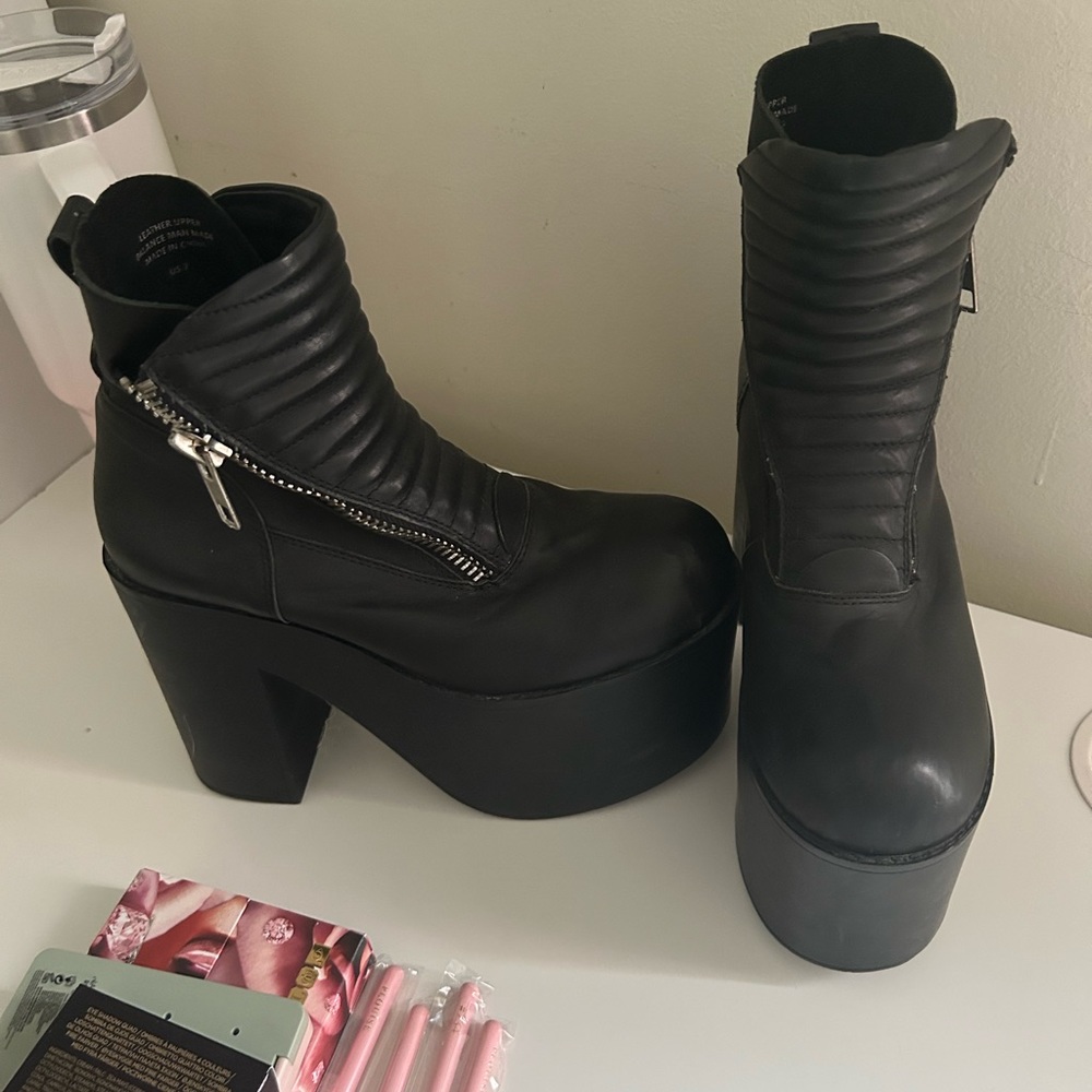 UNIF Black Platform Boots best for size 8 feet